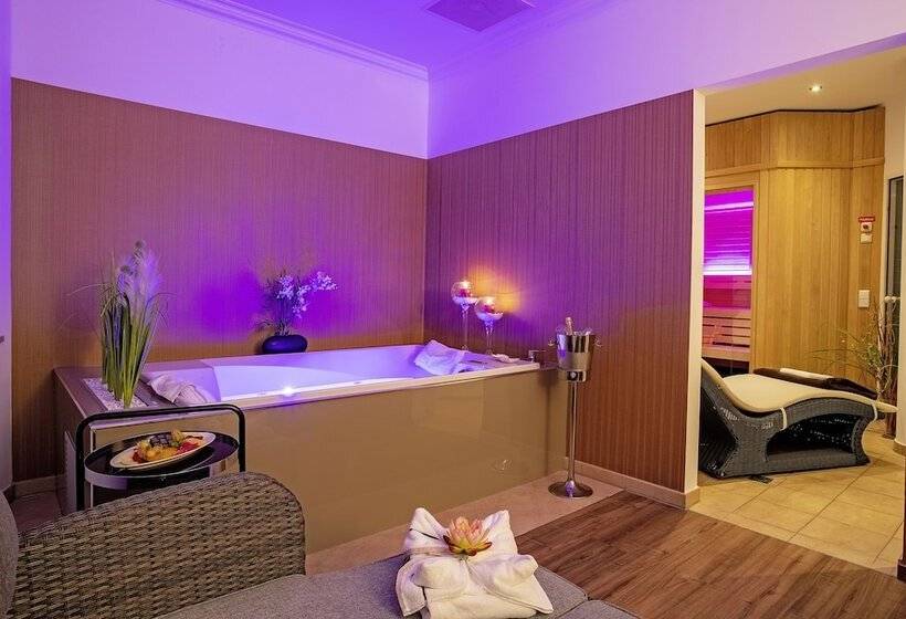 Hotel Zur Post  Ein Rovell