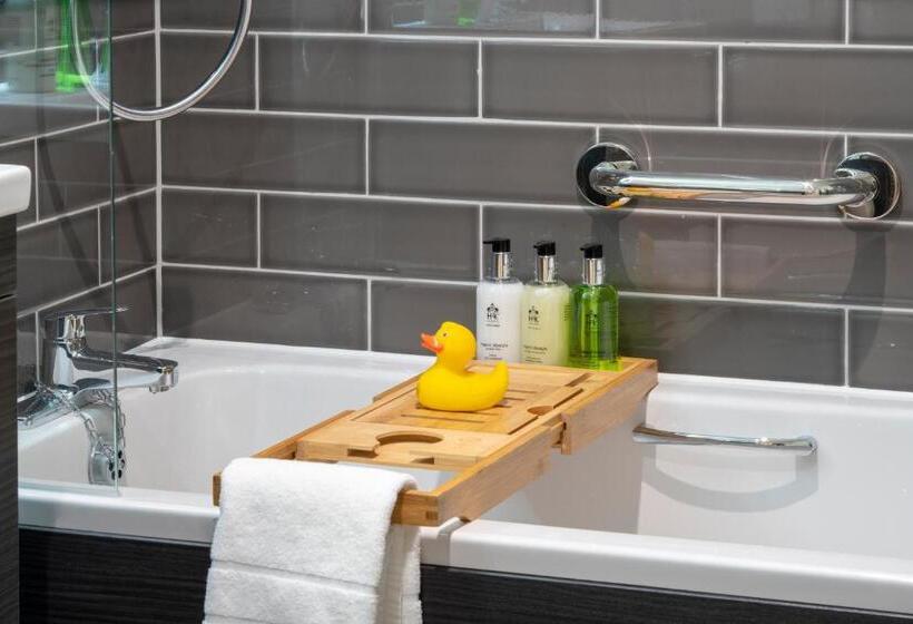 The George Hotel, Amesbury, Wiltshire