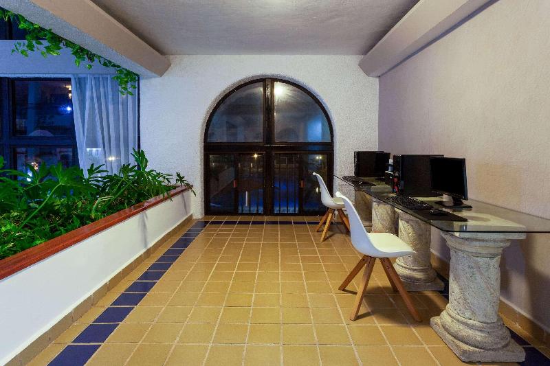 Cozumel Hotel & Resort Trademark Collection By Wyndham