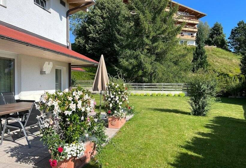 Отель A Vita Viktoria & A Vita Living Luxury Apartments