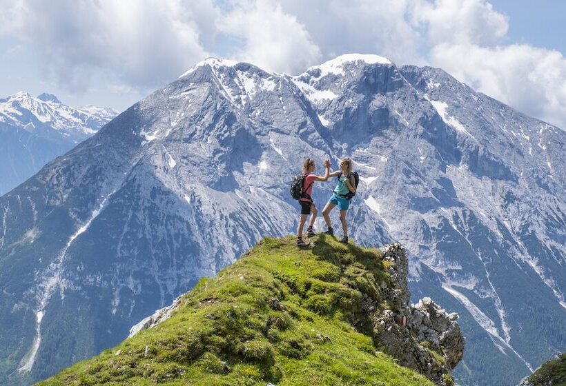 Отель A Vita Viktoria & A Vita Living Luxury Apartments