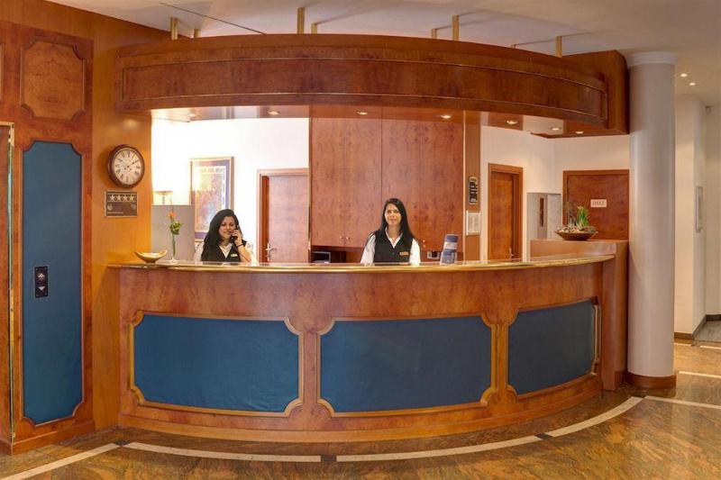 Отель Alexander Am Zoo