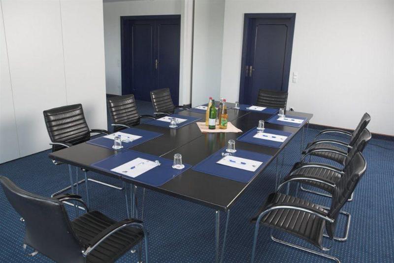 Отель Alexander Am Zoo