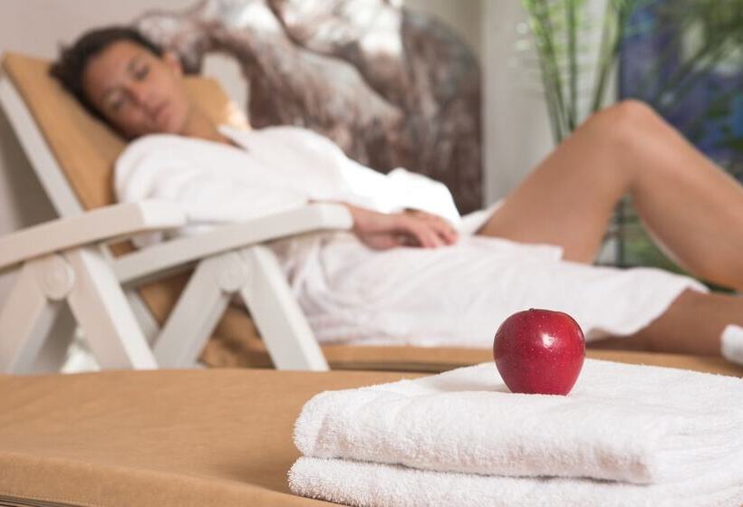 Отель Alexander Am Zoo