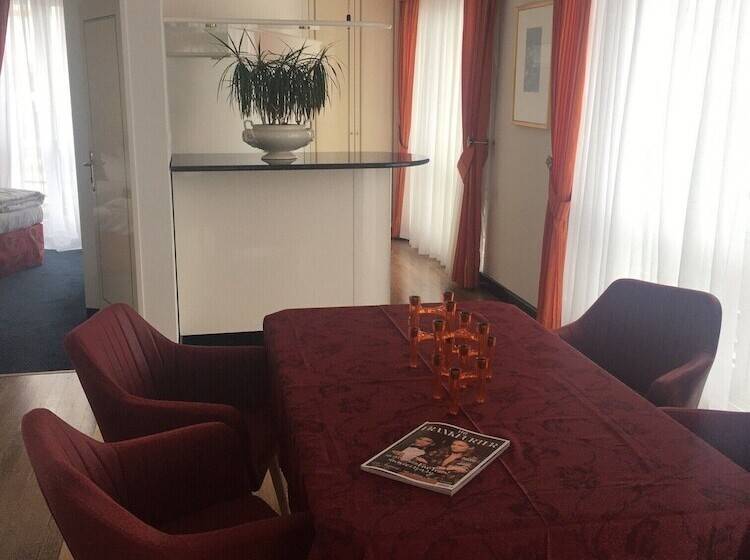 Отель Alexander Am Zoo