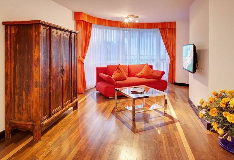 Отель Alexander Am Zoo