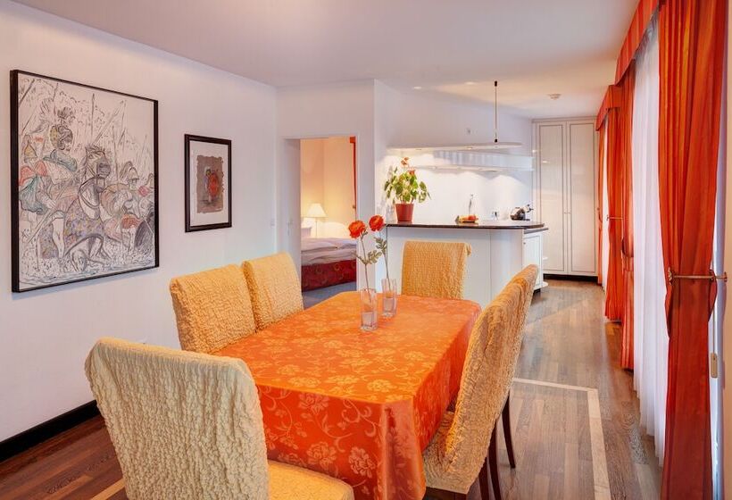 Отель Alexander Am Zoo