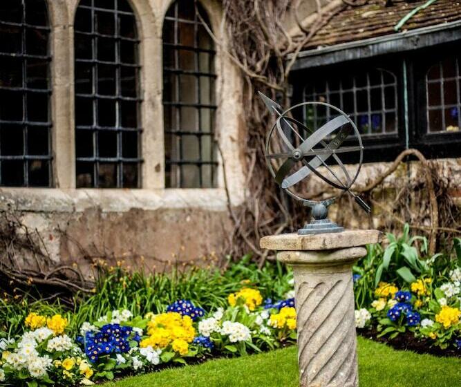 Отель Amberley Castle A Relais & Chateaux