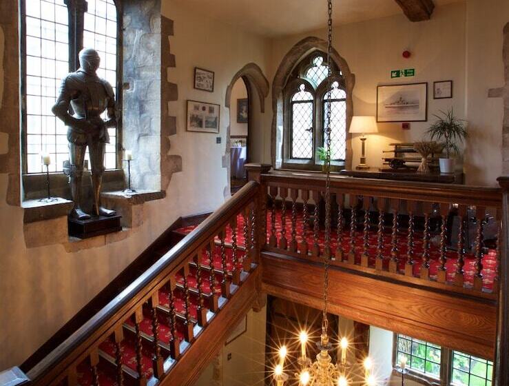 Отель Amberley Castle A Relais & Chateaux