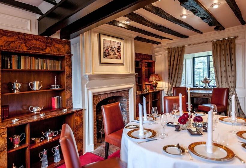 Отель Amberley Castle A Relais & Chateaux
