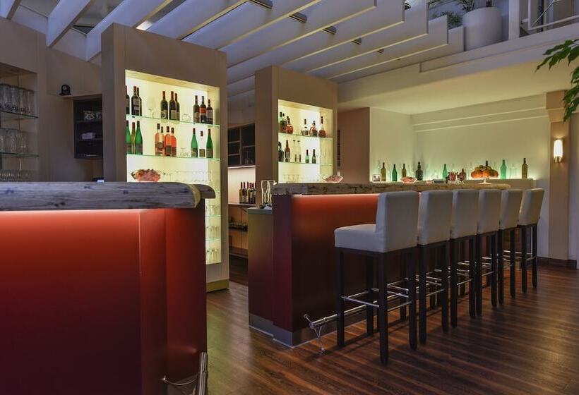 Atrium Hotel Amadeus