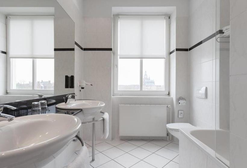 Отель Vienna House By Wyndham Baltic Stralsund