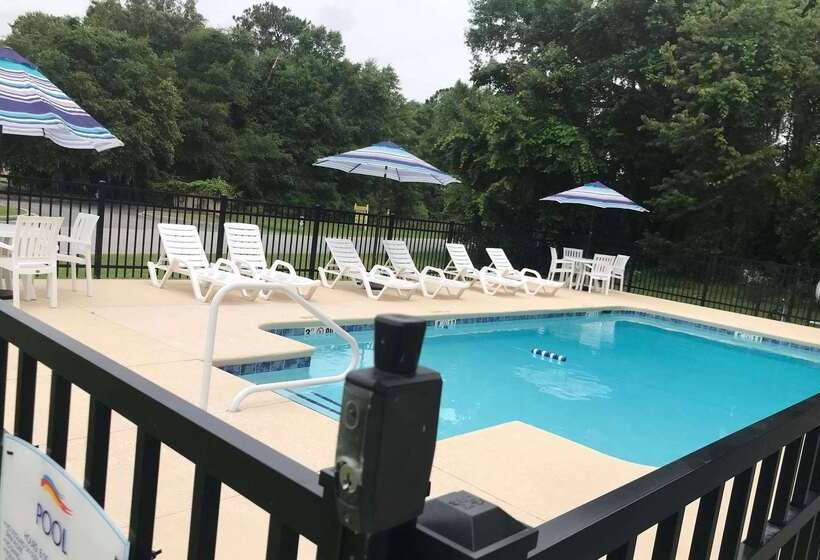 בית מלון כפרי Baymont By Wyndham Lake Park Valdosta I75