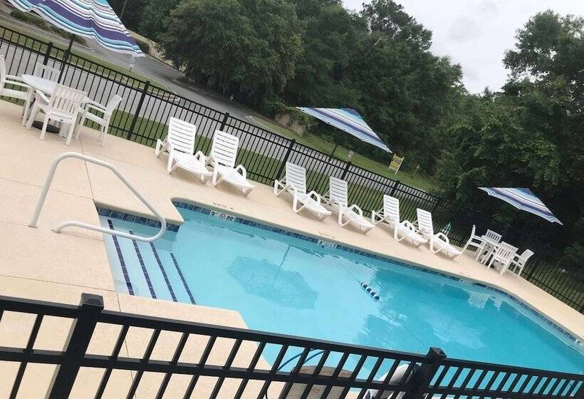 בית מלון כפרי Baymont By Wyndham Lake Park Valdosta I75
