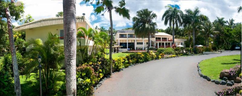 Отель Bedarra Beach Inn