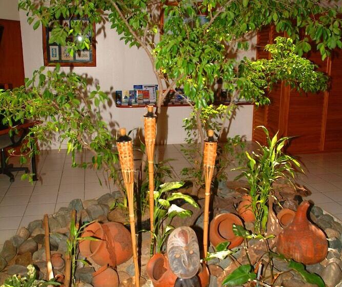 Отель Bedarra Beach Inn