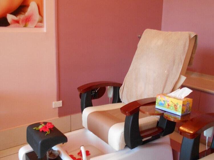 Отель Bedarra Beach Inn