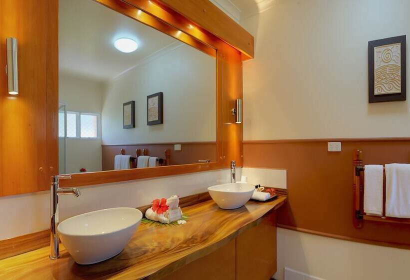 Отель Bedarra Beach Inn