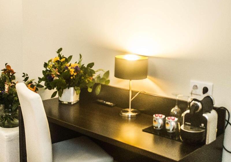 Отель Best Western Marquis De La Baume