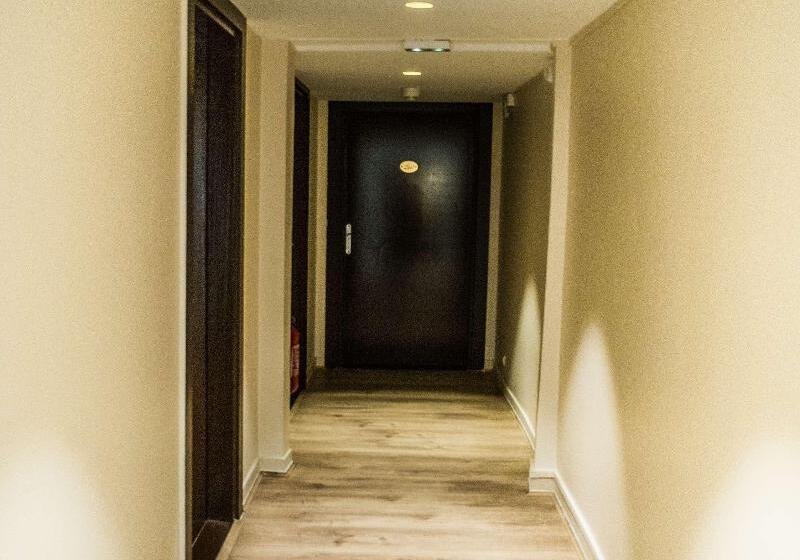 Отель Best Western Marquis De La Baume