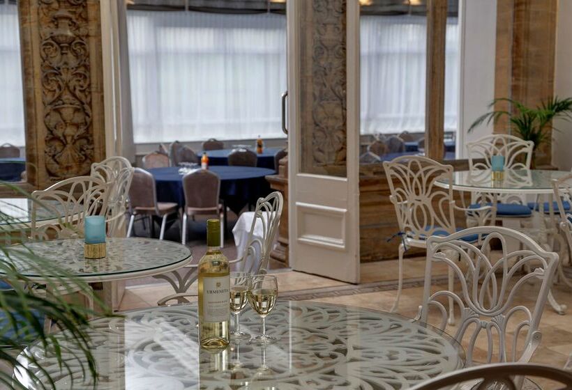 The Shrubbery Hotel, Ilminster