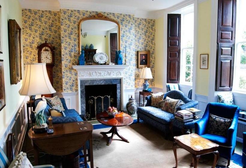 فندق Bowlish House