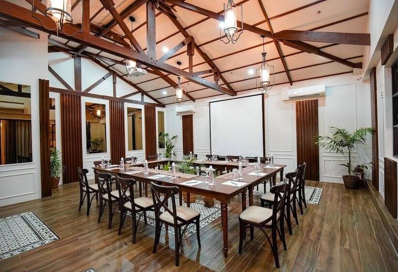 هتل Cebu White Sands Resort And Spa