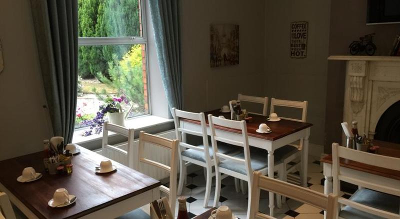 هتل Charleville Lodge