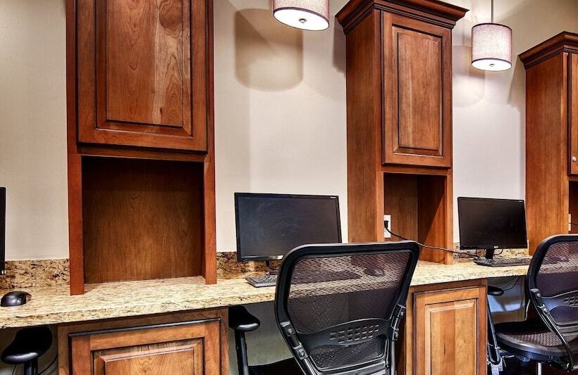 هتل Comfort Inn & Suites At Copeland Tower