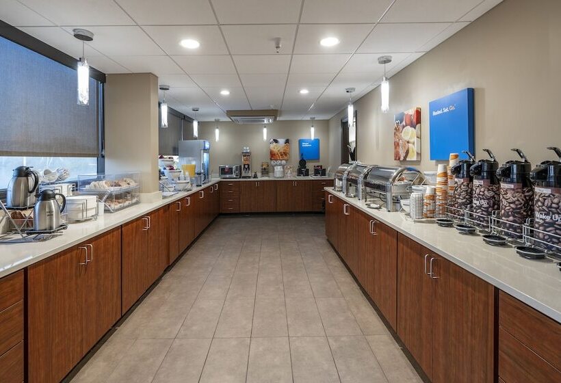 هتل Comfort Inn & Suites At Copeland Tower