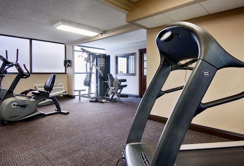 هتل Comfort Inn & Suites At Copeland Tower