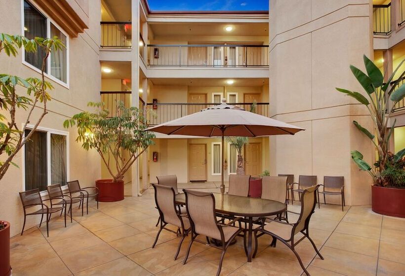 فندق Days Inn By Wyndham Carlsbad