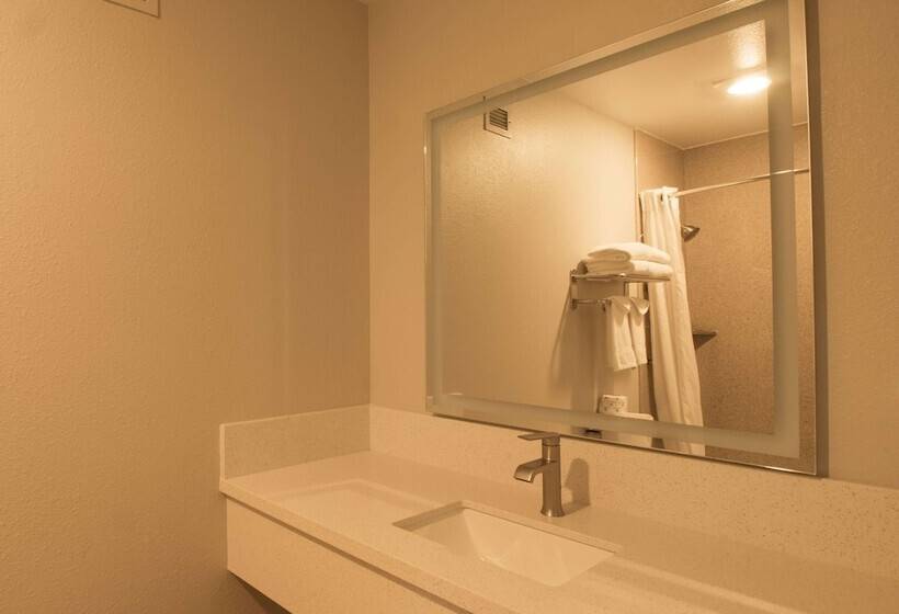 فندق Days Inn By Wyndham Carlsbad