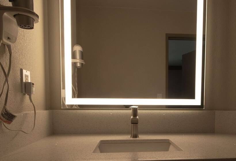 فندق Days Inn By Wyndham Carlsbad