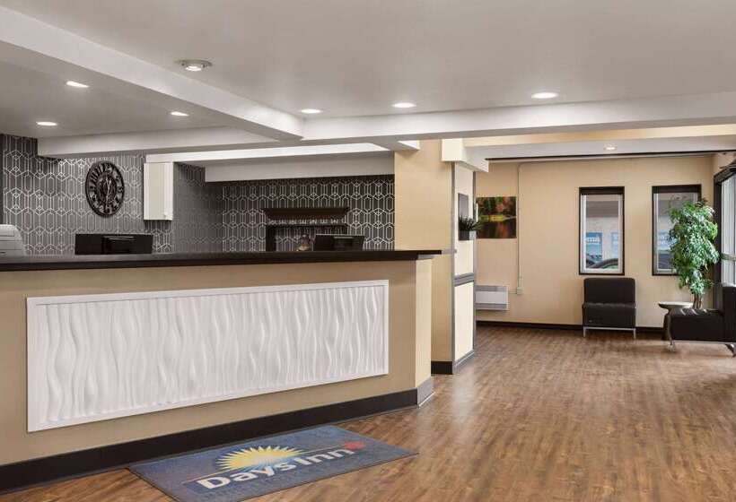 فندق Days Inn & Suites By Wyndham Sault Ste. Marie On