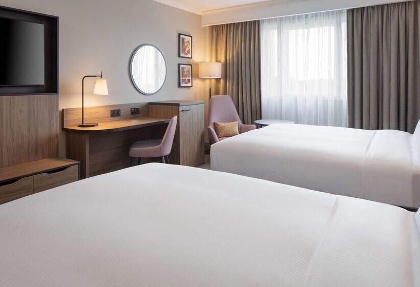 ホテル Doubletree By Hilton Dartford Bridge