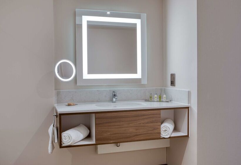 ホテル Doubletree By Hilton Dartford Bridge