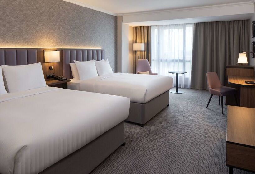 ホテル Doubletree By Hilton Dartford Bridge