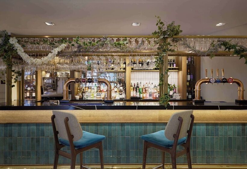 ホテル Doubletree By Hilton Dartford Bridge