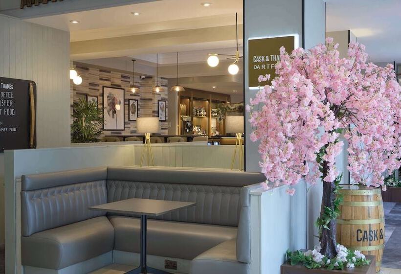 ホテル Doubletree By Hilton Dartford Bridge