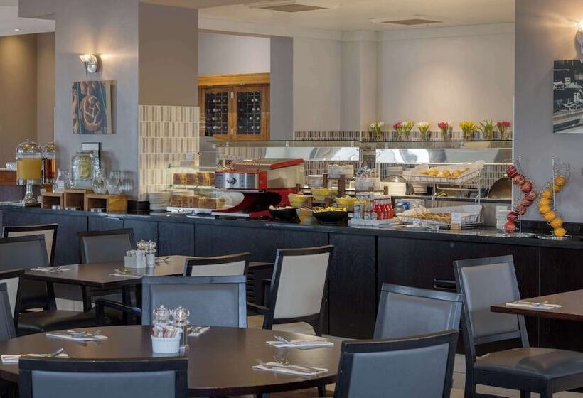 ホテル Doubletree By Hilton Dartford Bridge