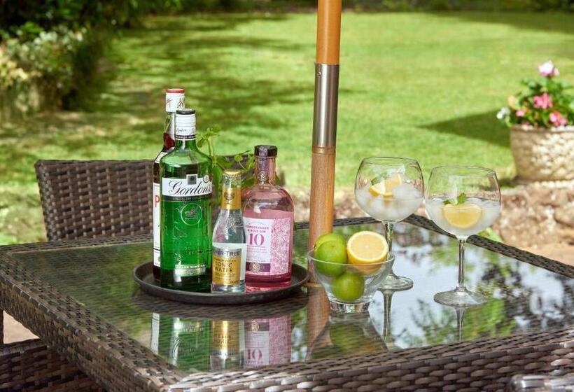 Отель Easington Guest House