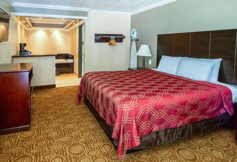 בית מלון כפרי Econo Lodge Inn & Suites Fallbrook Downtown