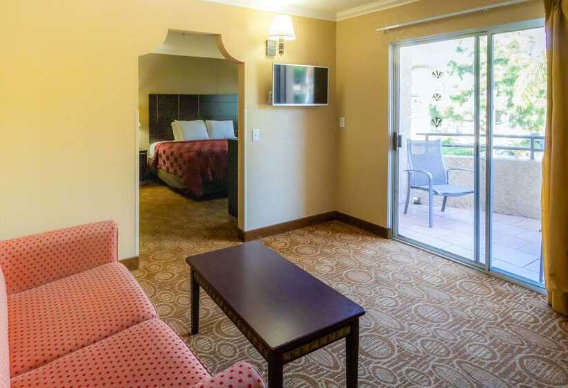 فندق Econo Lodge Inn & Suites Fallbrook Downtown