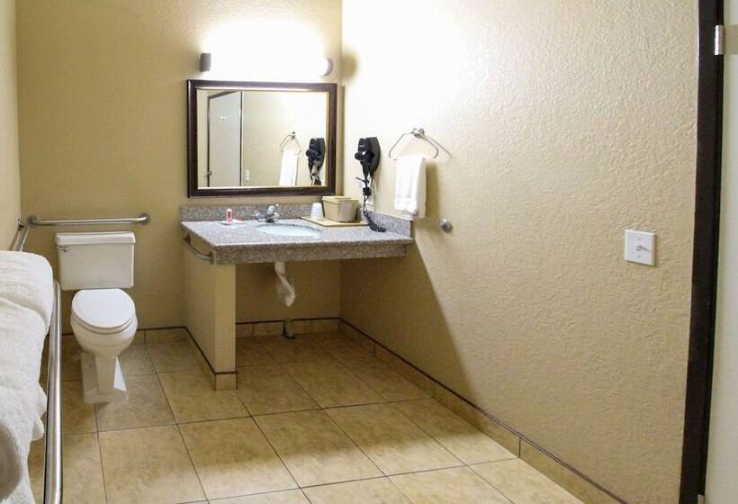 בית מלון כפרי Econo Lodge Inn & Suites Fallbrook Downtown