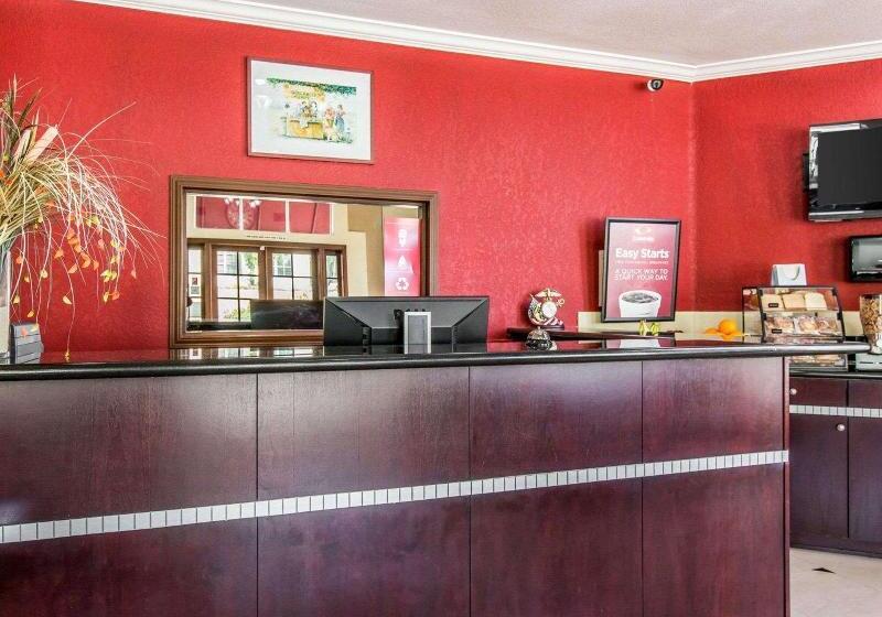 فندق Econo Lodge Inn & Suites Fallbrook Downtown