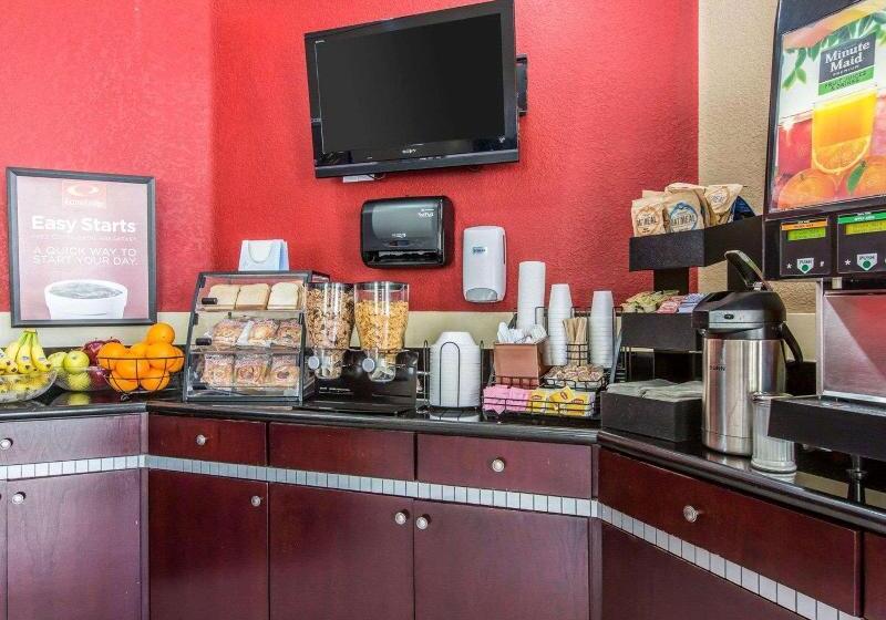 בית מלון כפרי Econo Lodge Inn & Suites Fallbrook Downtown