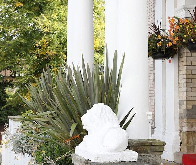 Отель Elmbank York, Tapestry Collection By Hilton