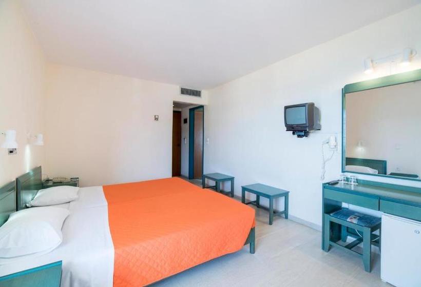 ホテル Evelyn Beach