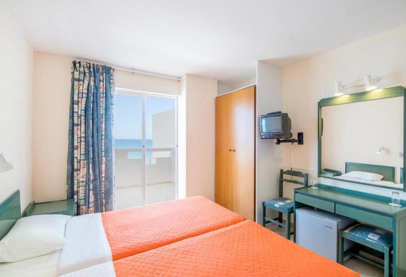 ホテル Evelyn Beach